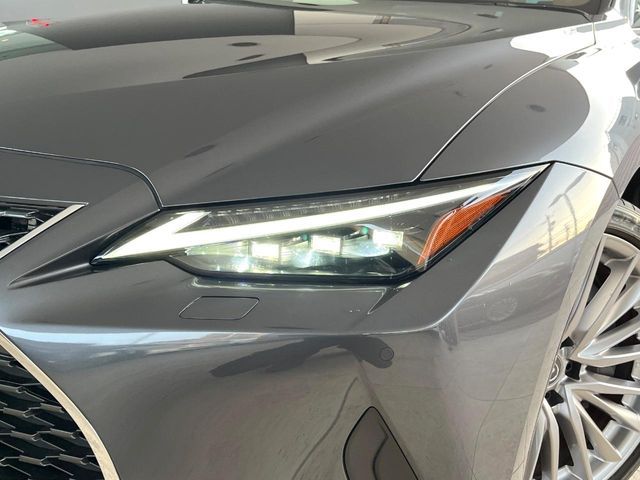 TOYOTA LEXUS IS300H 2023 Image 31