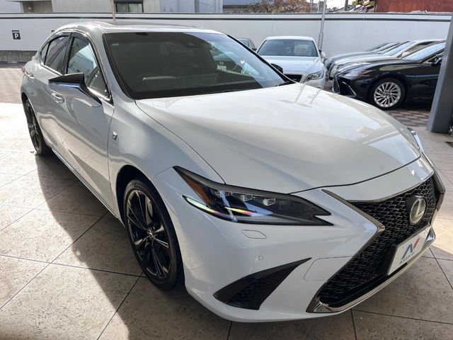 TOYOTA LEXUS ES300H 2022 Image 31