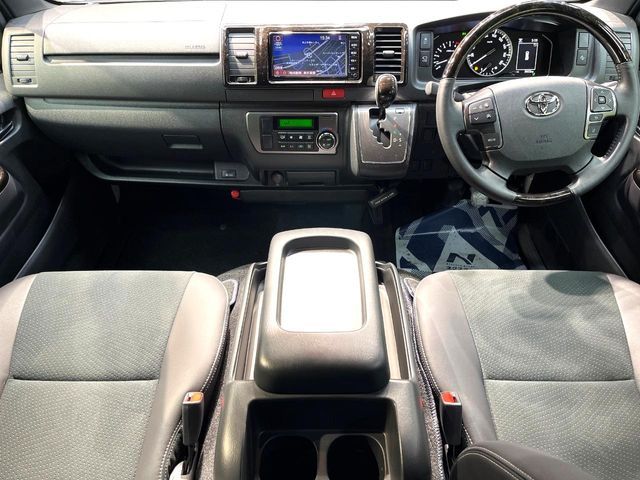 TOYOTA HIACE VAN 2WD 2025 Image 31