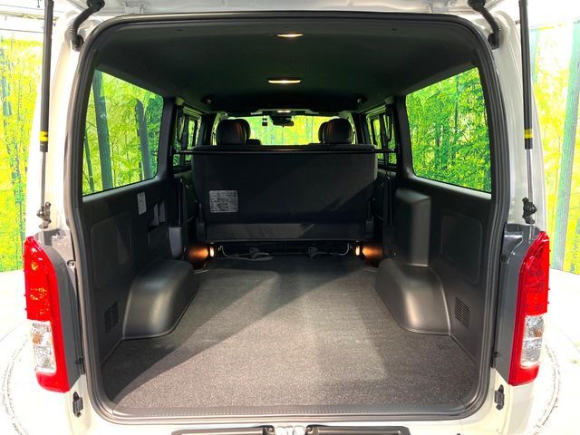 TOYOTA HIACE VAN 2WD 2025 Image 31
