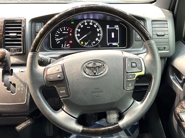 TOYOTA HIACE VAN 2WD 2025 Image 31