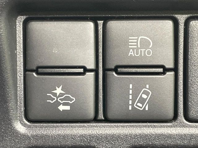 TOYOTA VOXY 2021 Image 31