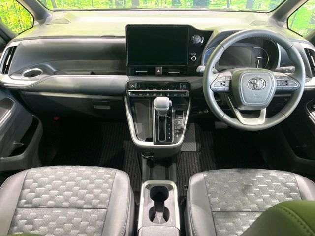 TOYOTA VOXY HYBRID 2024 Image 31