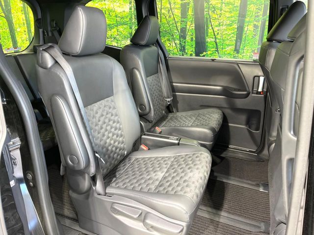 TOYOTA VOXY HYBRID 2024 Image 31