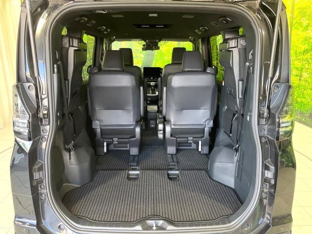 TOYOTA VOXY HYBRID 2024 Image 31