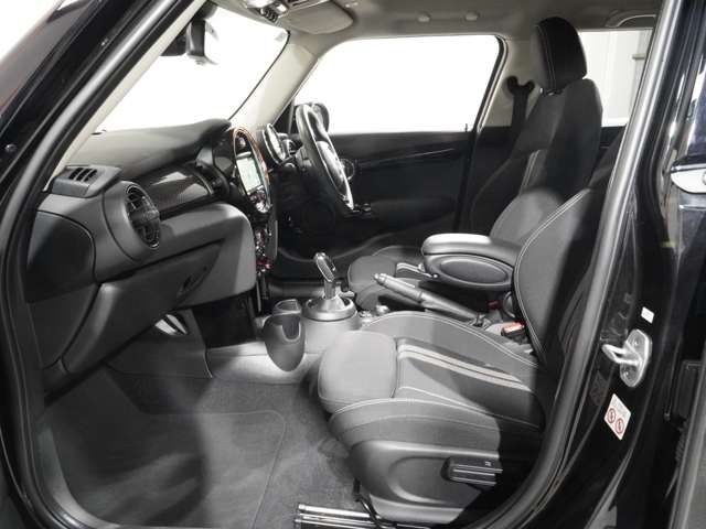 BMW MINI COOPER SD 5DOOR 2020 Image 31