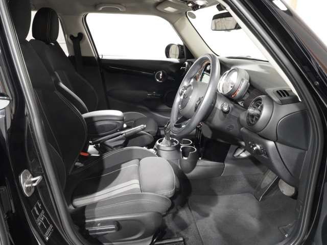 BMW MINI COOPER SD 5DOOR 2020 Image 31