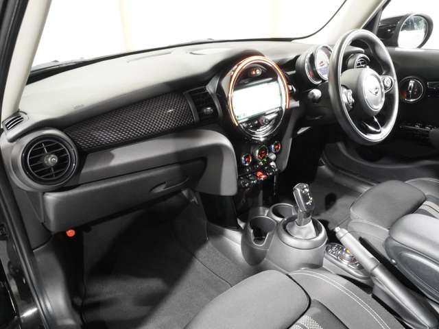 BMW MINI COOPER SD 5DOOR 2020 Image 31