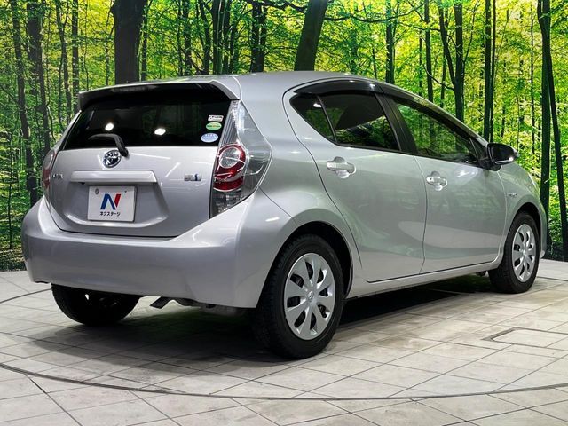 TOYOTA AQUA 2013 Image 31