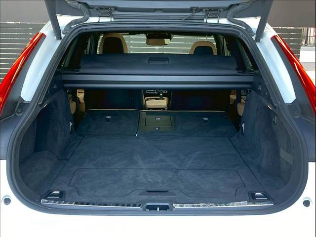 VOLVO V90 2017 Image 31