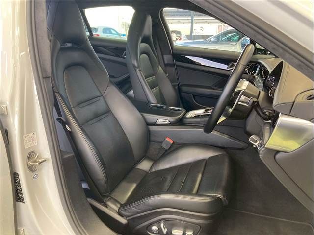 PORSCHE PANAMERA 2018 Image 31