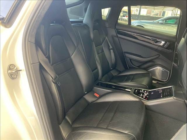 PORSCHE PANAMERA 2018 Image 31