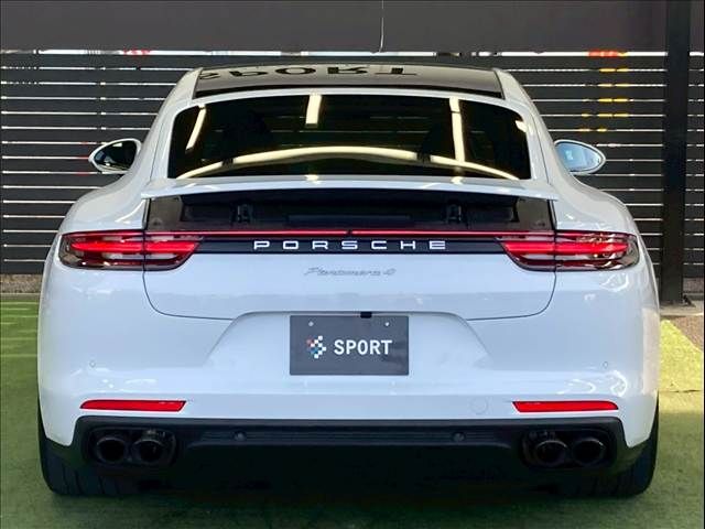 PORSCHE PANAMERA 2018 Image 31