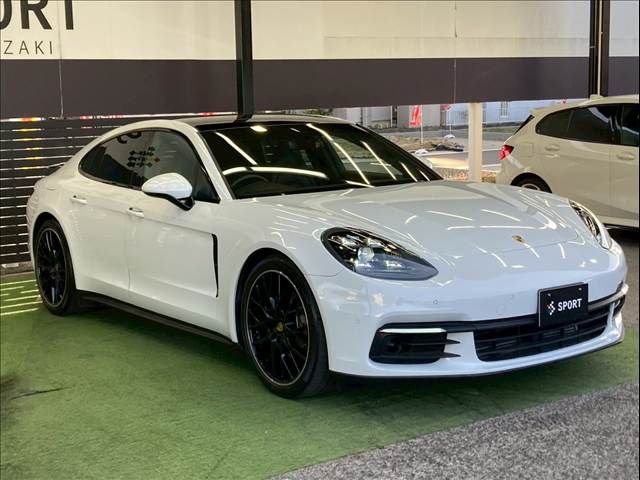 PORSCHE PANAMERA 2018 Image 31