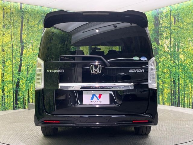 HONDA STEPWAGON SPADA 2013 Image 31