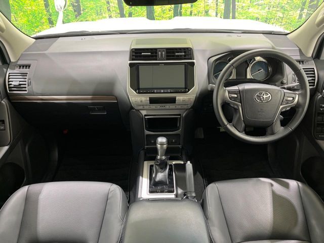 TOYOTA LANDCRUISER PRADO 2023 Image 31