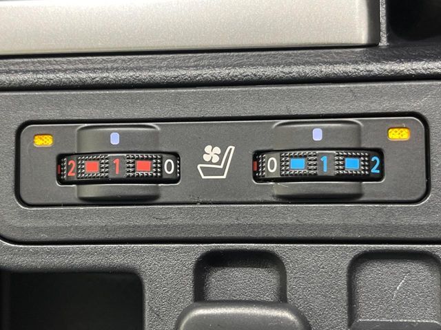 TOYOTA LANDCRUISER PRADO 2023 Image 31