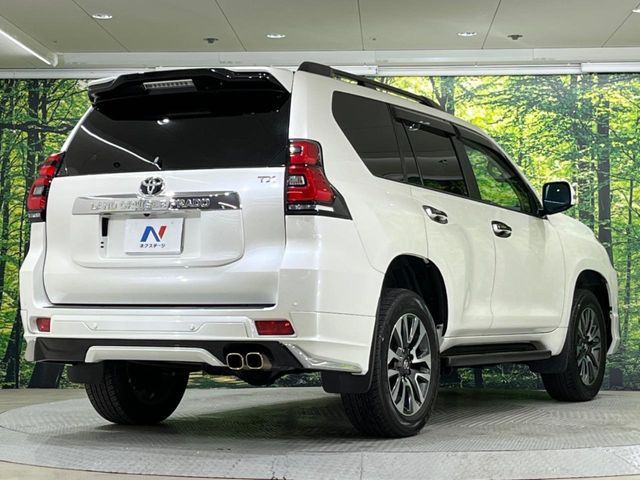 TOYOTA LANDCRUISER PRADO 2023 Image 31