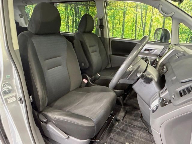 TOYOTA VOXY 2007 Image 31