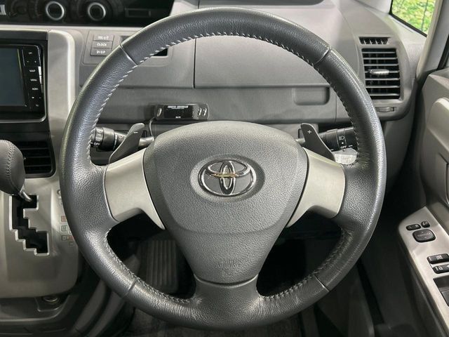 TOYOTA VOXY 2007 Image 31