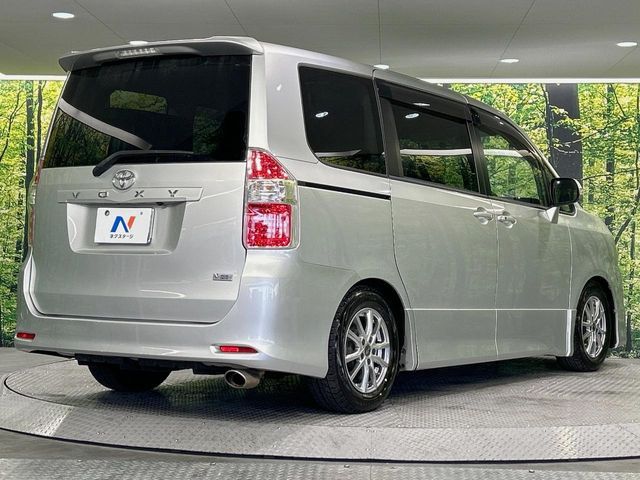 TOYOTA VOXY 2007 Image 31