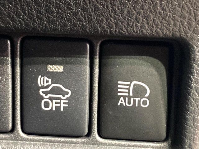 TOYOTA C-HR 2019 Image 31