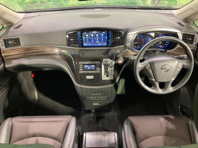 NISSAN ELGRAND 2017 Image 31