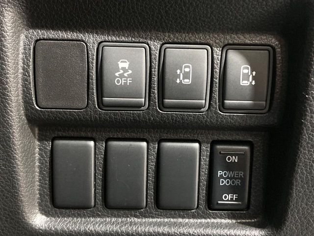 NISSAN ELGRAND 2017 Image 31