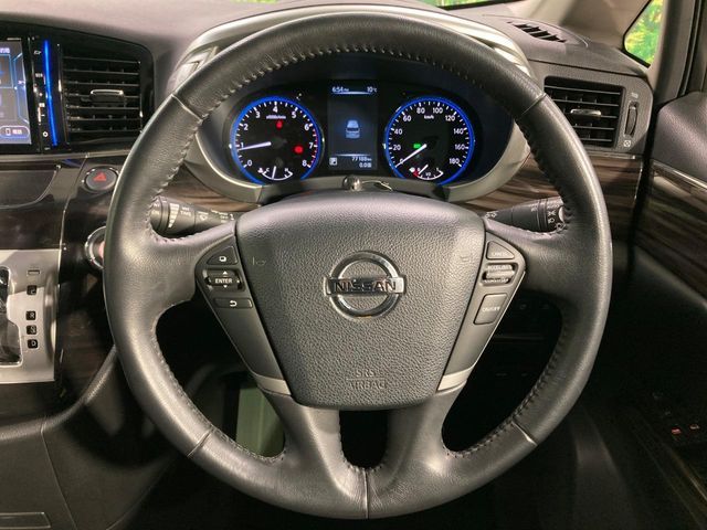 NISSAN ELGRAND 2017 Image 31