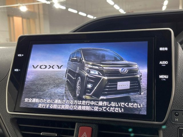 TOYOTA VOXY HYBRID 2017 Image 31