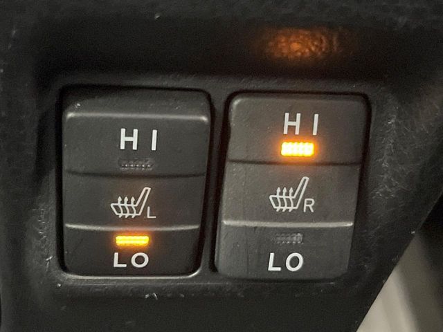 TOYOTA VOXY HYBRID 2017 Image 31