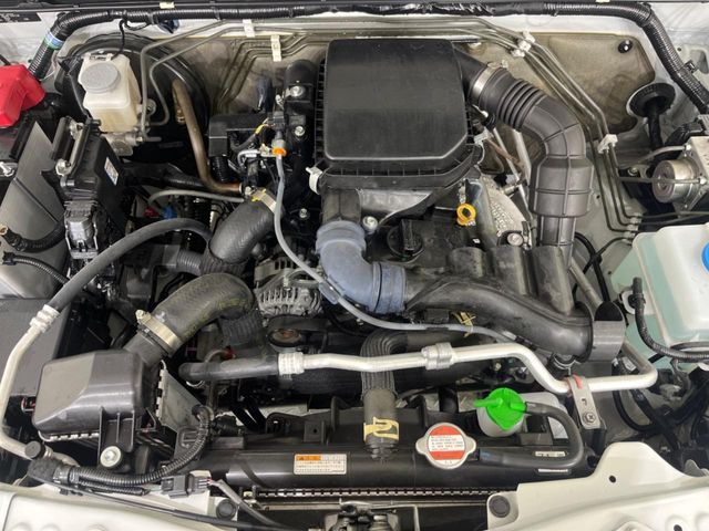 SUZUKI JIMNY 4WD 2023 Image 31
