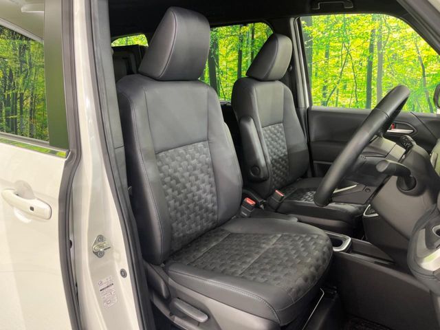 TOYOTA VOXY HYBRID 2023 Image 31