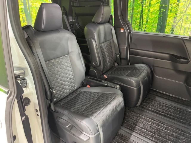 TOYOTA VOXY HYBRID 2023 Image 31