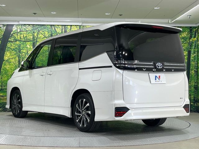 TOYOTA VOXY HYBRID 2023 Image 31