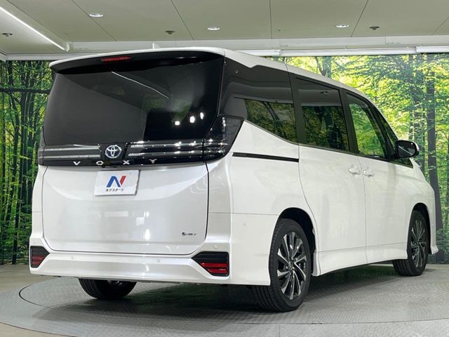 TOYOTA VOXY HYBRID 2023 Image 31