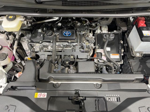 TOYOTA VOXY HYBRID 2023 Image 31