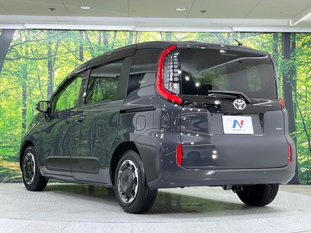 TOYOTA SIENTA HYBRID 2025 Image 31
