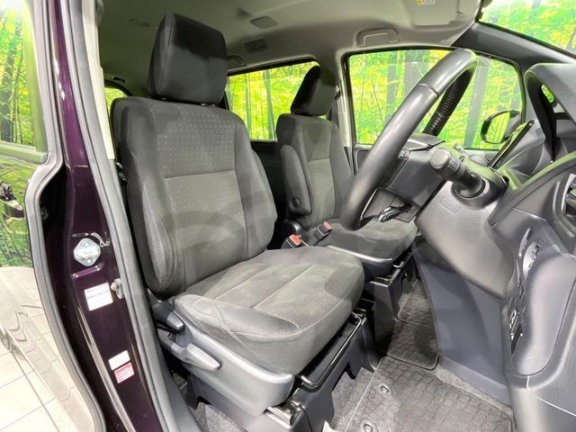 TOYOTA NOAH 2017 Image 31