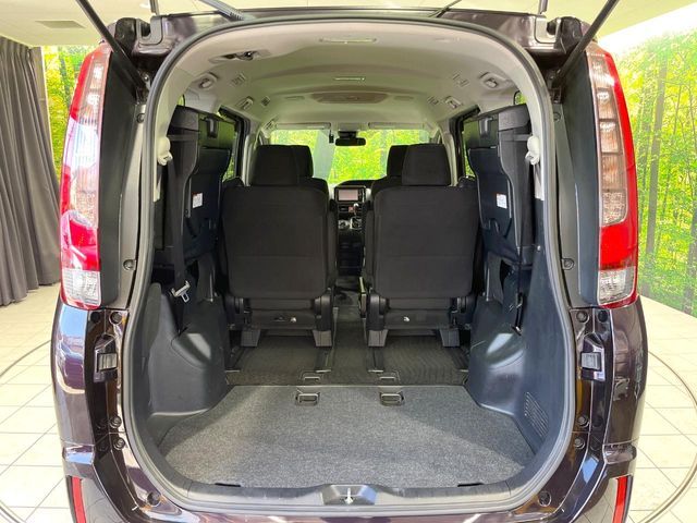 TOYOTA NOAH 2017 Image 31