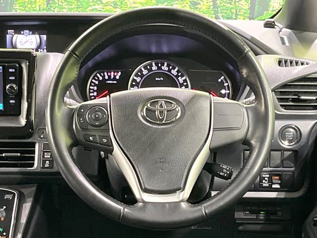 TOYOTA NOAH 2017 Image 31