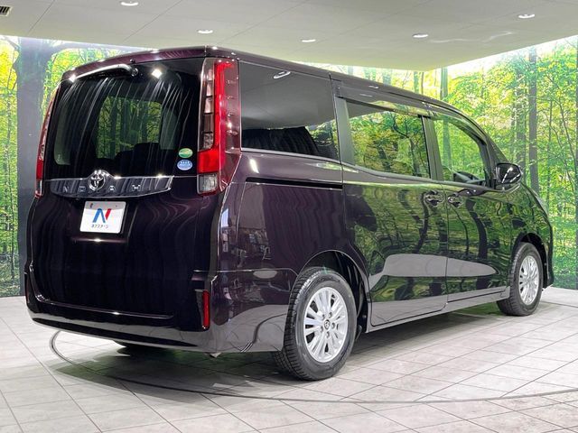 TOYOTA NOAH 2017 Image 31