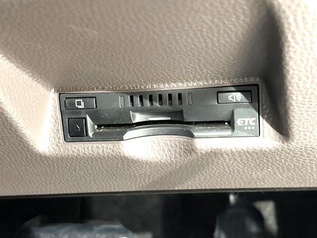 TOYOTA YARIS HYBRID 2020 Image 31