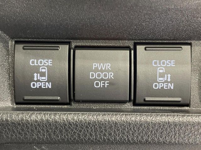 TOYOTA SIENTA HYBRID 2025 Image 31