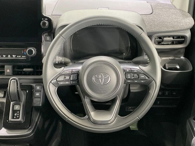 TOYOTA SIENTA HYBRID 2025 Image 31