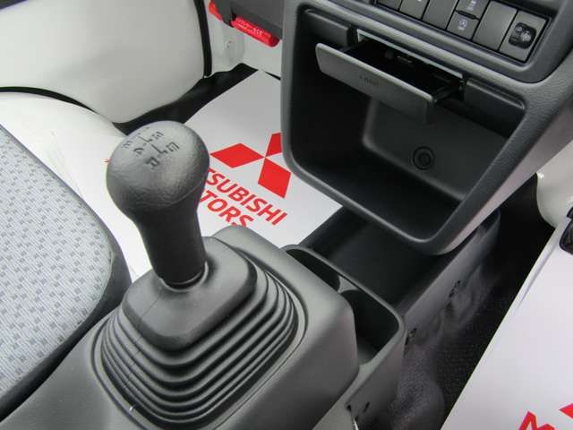 MITSUBISHI MINICAB TRUCK 2025 Image 31