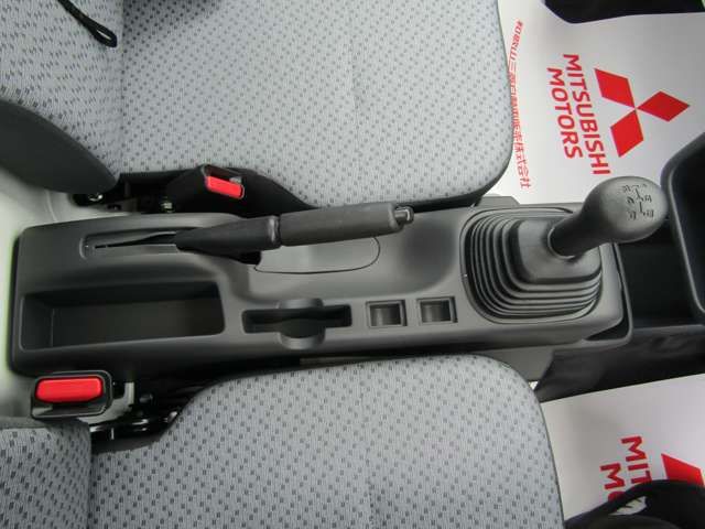 MITSUBISHI MINICAB TRUCK 2025 Image 31