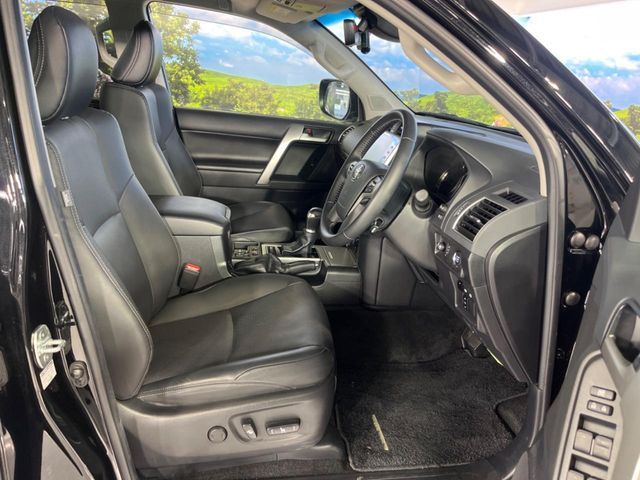 TOYOTA LANDCRUISER PRADO 2023 Image 31