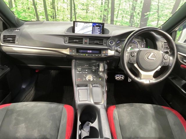 TOYOTA LEXUS CT200H 2018 Image 31