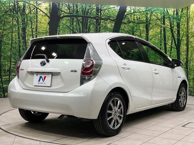 TOYOTA AQUA 2014 Image 31